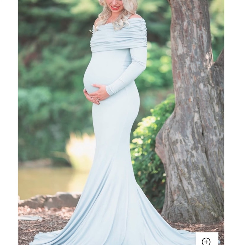 Maternity gown
